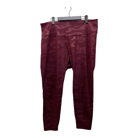 Old Navy Active Elevate Legging Go-Dry Maroon Camouflage Activewear Sz M - Picture 1 of 6